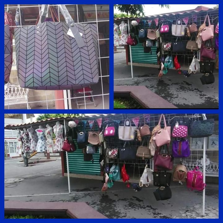Venta de bolsos modernos en la plaza de la cultura Texcoco 