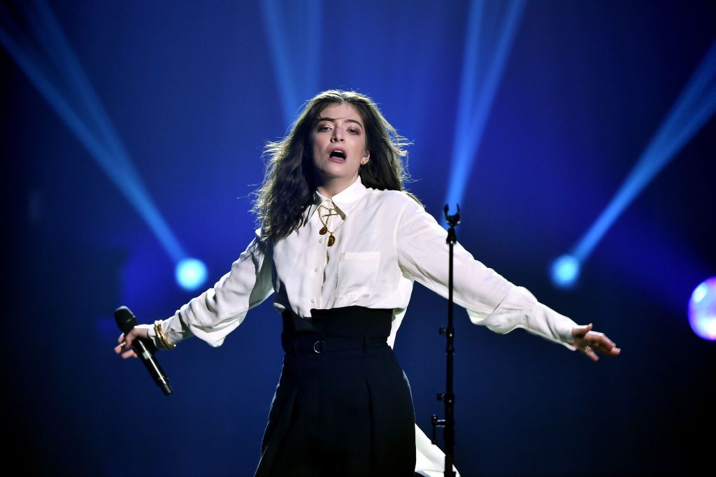 Lorde ya trabaja en su nuevo disco y dice que "Es demasiado bueno"