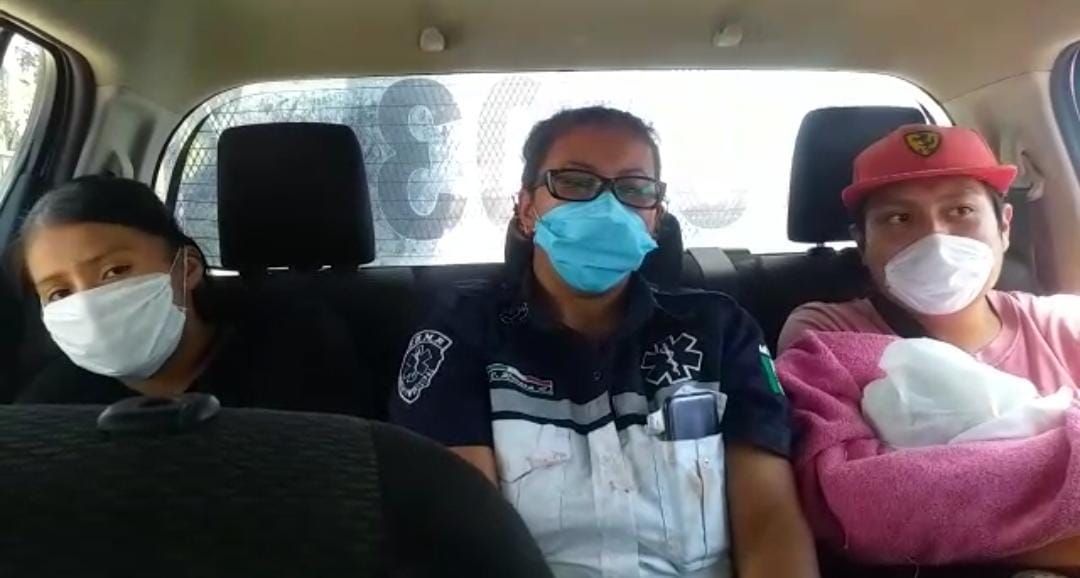 Policías municipales de Chimalhuacán atiendieron  labor de  parto, salvaron a la mujer y a su  bebé
