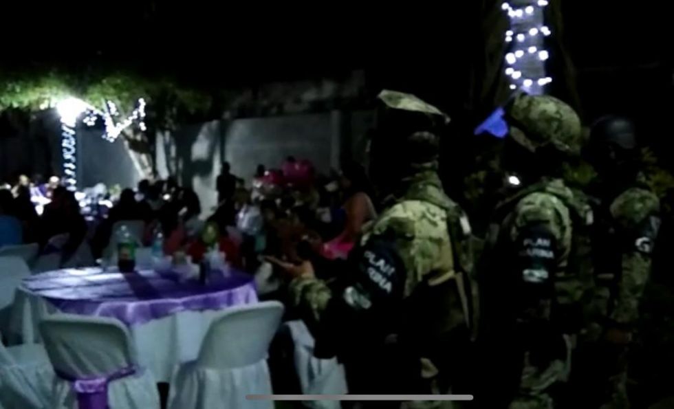 Desafían al Covid 19: celebran boda y fiesta de 15 años en Acapulco