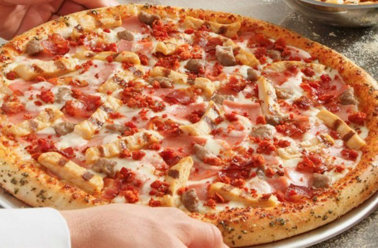 Las pizzas se benefician de la cuarenta; acciones de Domino’s y Papa John’s se disparan
