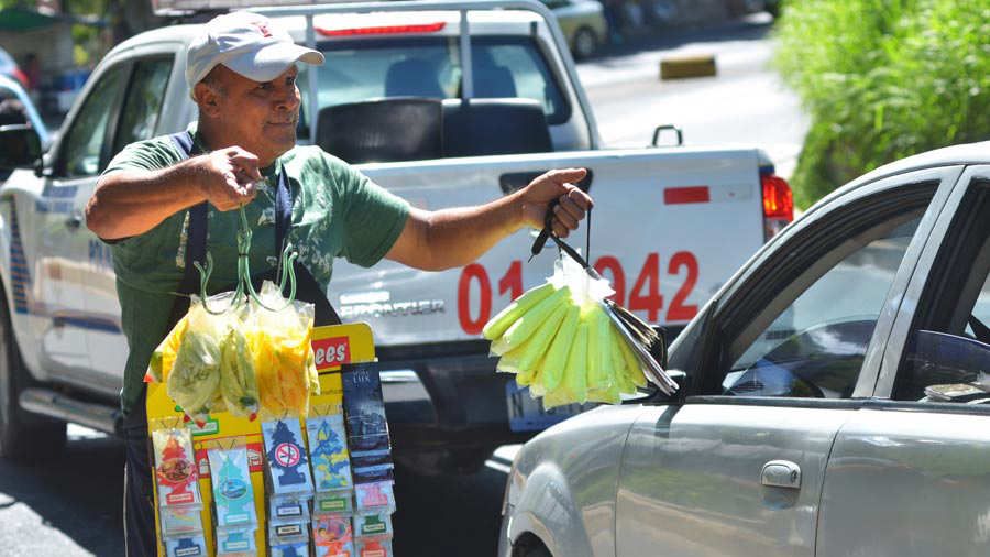 Comercio ambulante de Nezahualcóyotl solo quiere trabajar para comer 