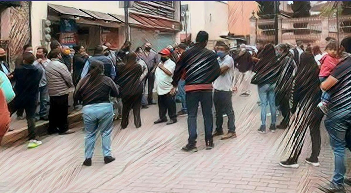 Acuerdan comerciantes de Tulancingo romper cuarentena; alcalde los respalda 