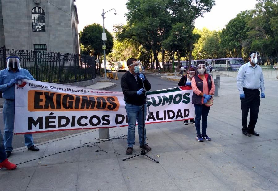 
Chimalhuacanos acuden a la Secretaría de Salud federal para solicitar mejores insumos a hospitales