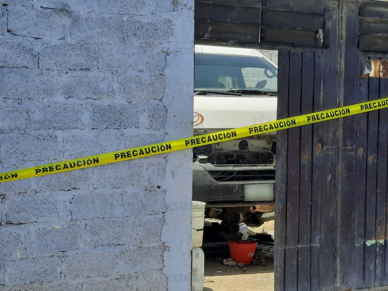 
En Tezoyuca policías resguardan casa donde presuntamente desvalijaban vehículos: SS