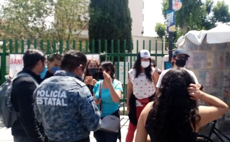 Camilleros del IMSS protestan en Pachuca porque quieren el mismo equipo que otras áreas