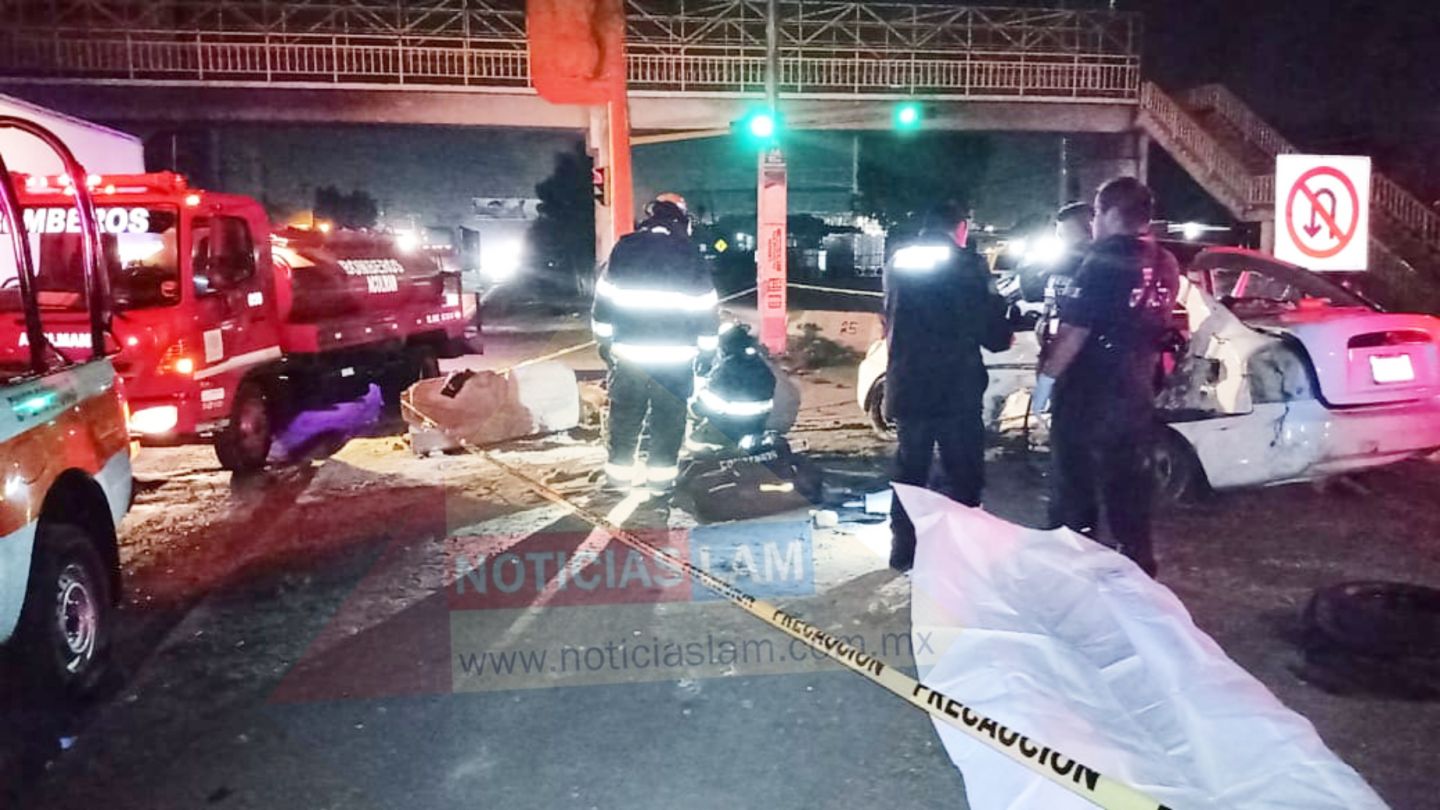 Volcadura de vehículo deja tres personas heridas y un muerto, sobre la Texcoco-Lechería 