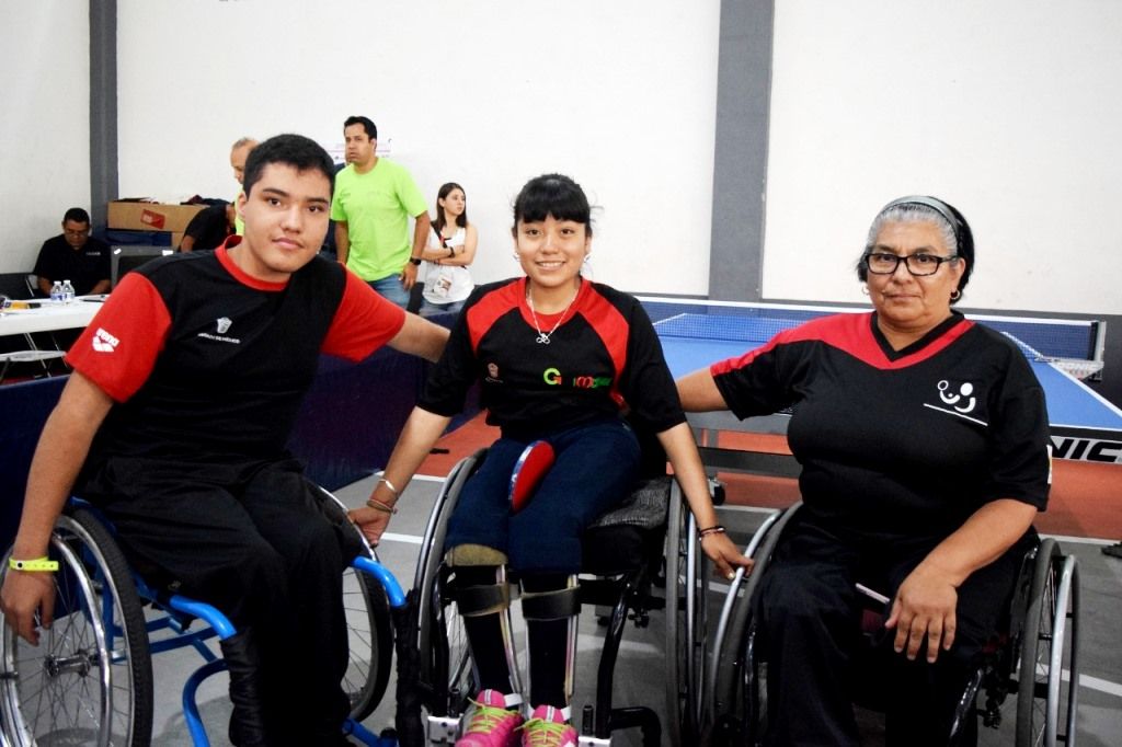 María Teresa Arenales informa las ventajas del tenis de mesa sobre silla de ruedas