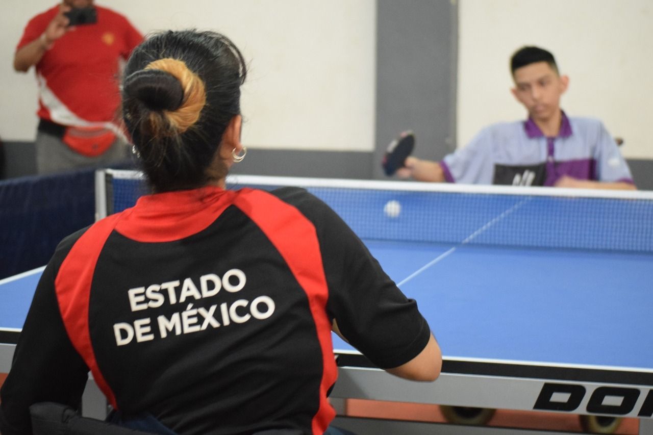 Informa María Teresa Arenales Huerta las ventajas del tenis de mesa sobre silla de ruedas