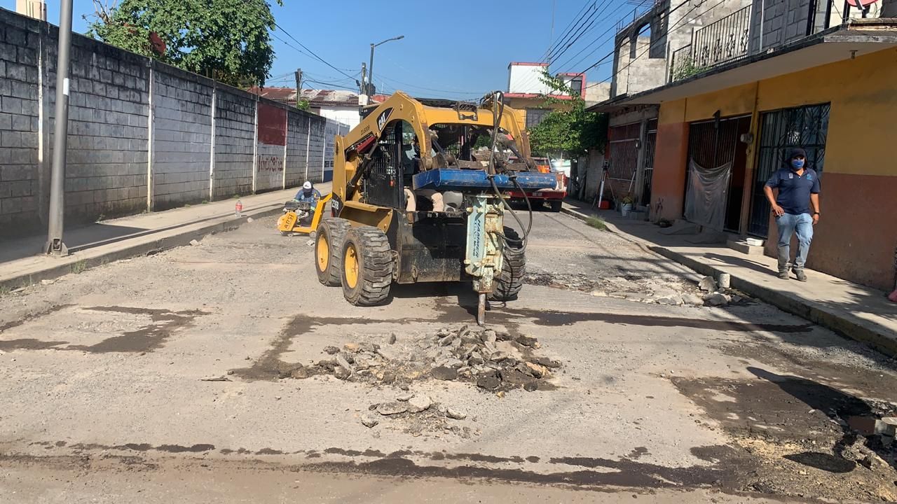 Inicia mantenimiento de avenida 6 entre calles 6 y 8 en la Melesio Portillo de Fortín.