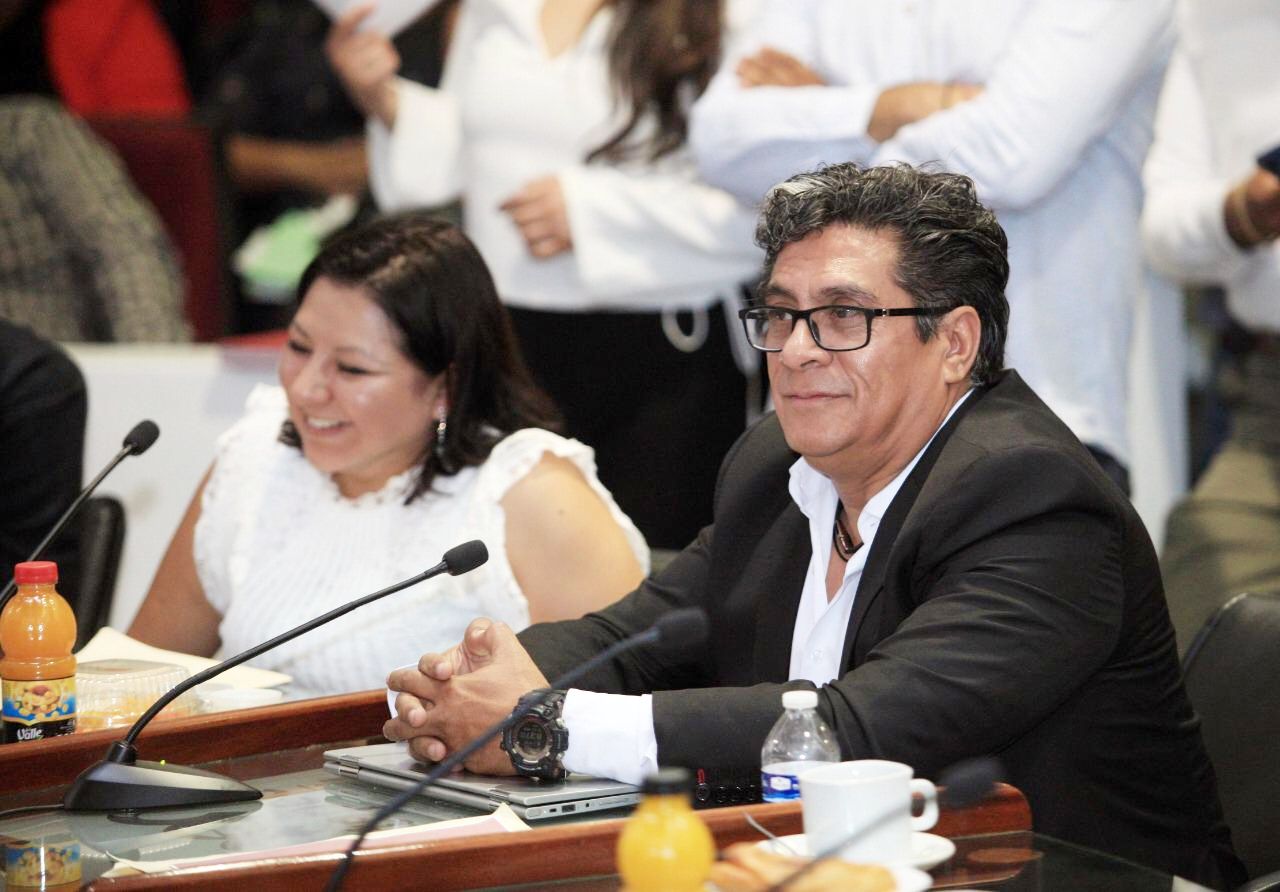 Regidor de Ecatepec se niega pagar pensión alimenticia de su hija y un juez lo obliga
