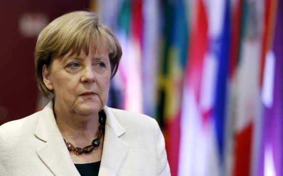 Merkel insiste en que no debe dejarse de usar el cubrebocas para contener la pandemia
