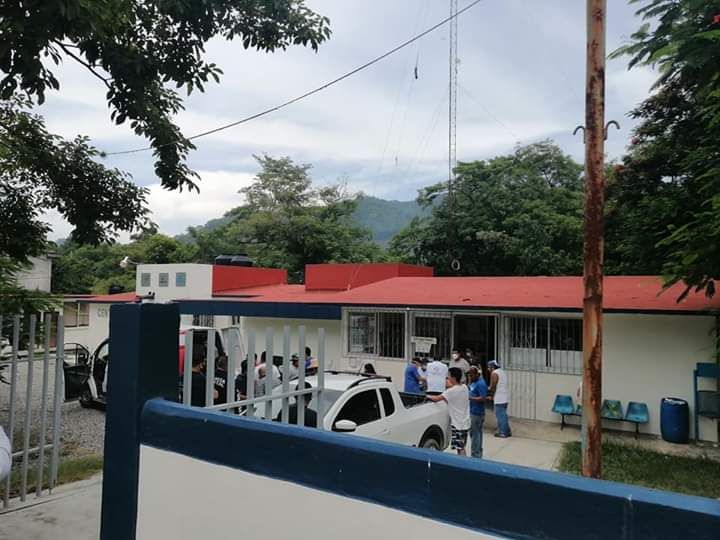 Cuatro muertos  y 3 personas intoxicadas tras  introducirse a cárcamo para limpiarlo, en Jaltocán,Hgo