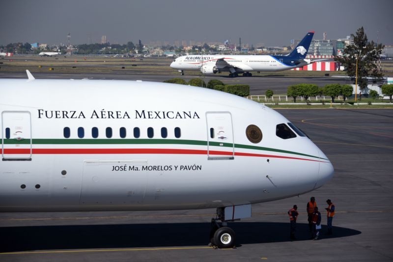 México recibe oferta de 120 millones de dólares "en efectivo" por el avión presidencial
