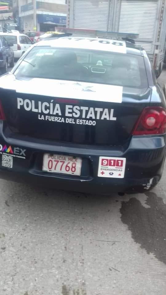 Denuncia ciudadana contra policías municipales de Naucalpan, Estado de México, la nota dice también que son estatales y manda foto de la patrulla