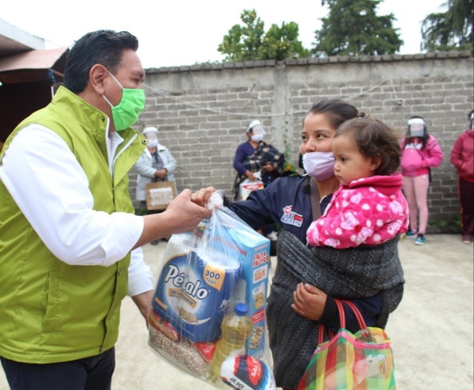 Entregan apoyo de Paquetes Alimentarios en Amecameca