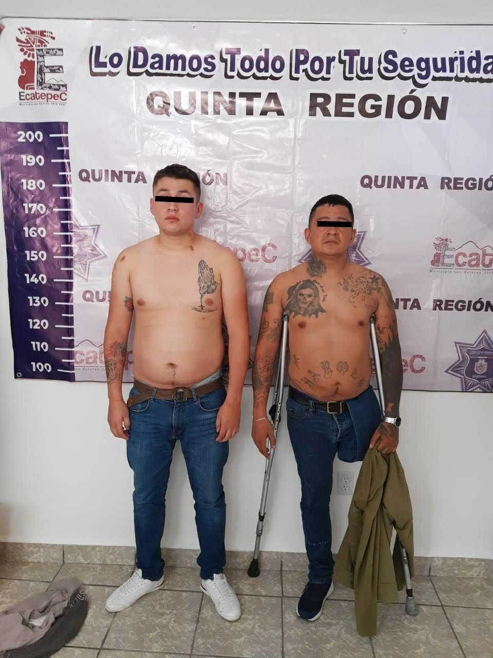 Efectivos de la policía municipal de Ecatepec frustran robo a una vivienda y detiene a 2 presuntos ladrones; a uno de ellos le falta una pierna