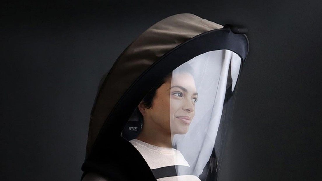 Diseñan protector facial similar a un casco de un astronauta