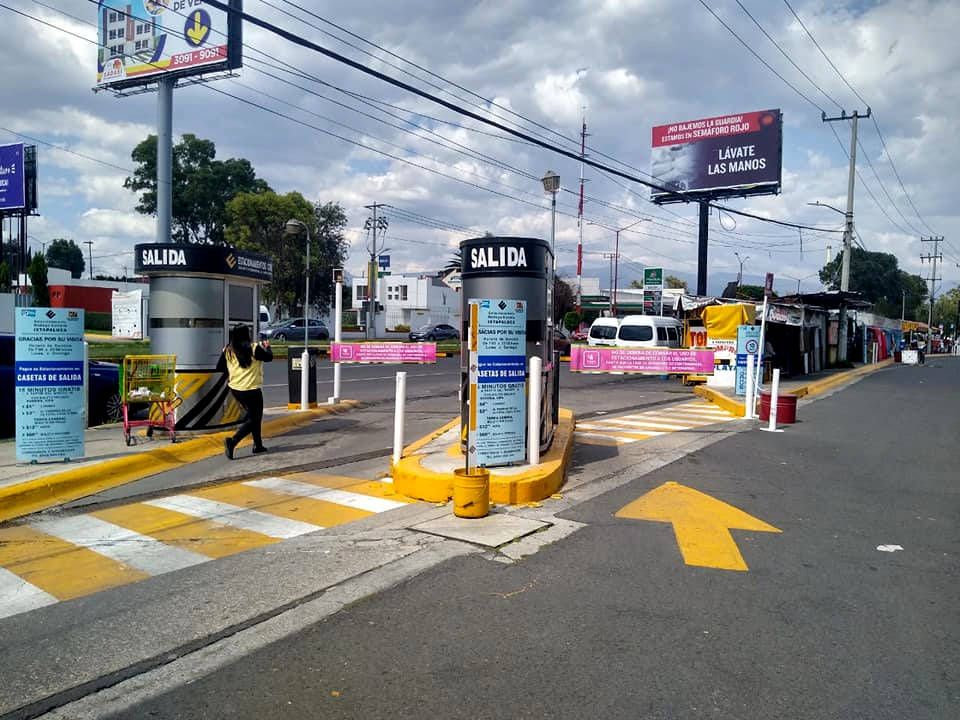 #Centros comerciales de Ixtapaluca  omiten cobro de estacionamiento 
