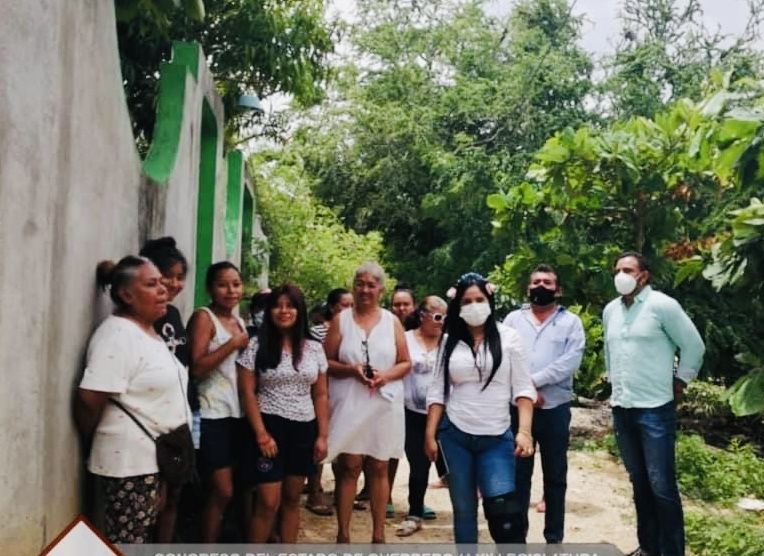 Se reúne Yoloczin Domínguez con colonos de la Zapata; escucha y atiende sus demandas 