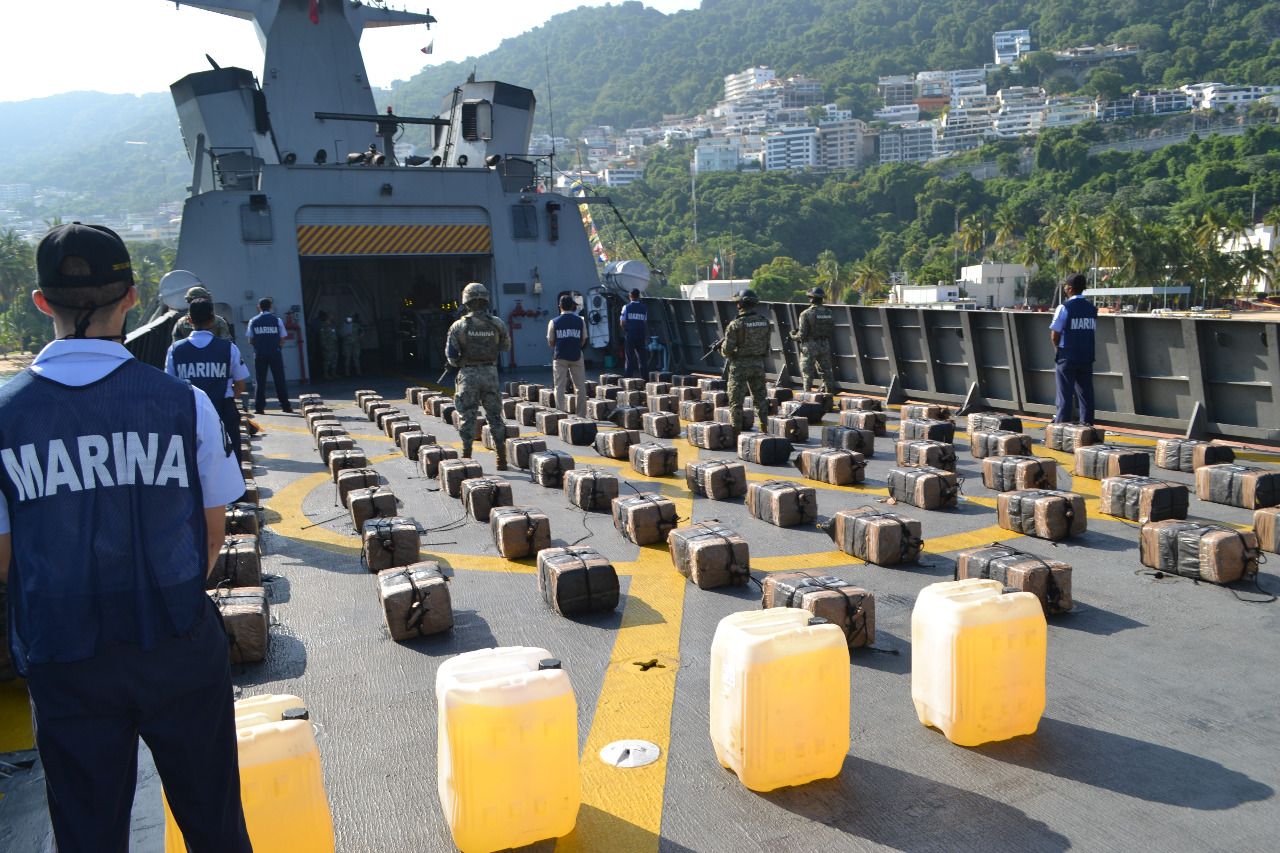 Marina decomisa más de 2 toneladas de cocaína a 139 km de Acapulco