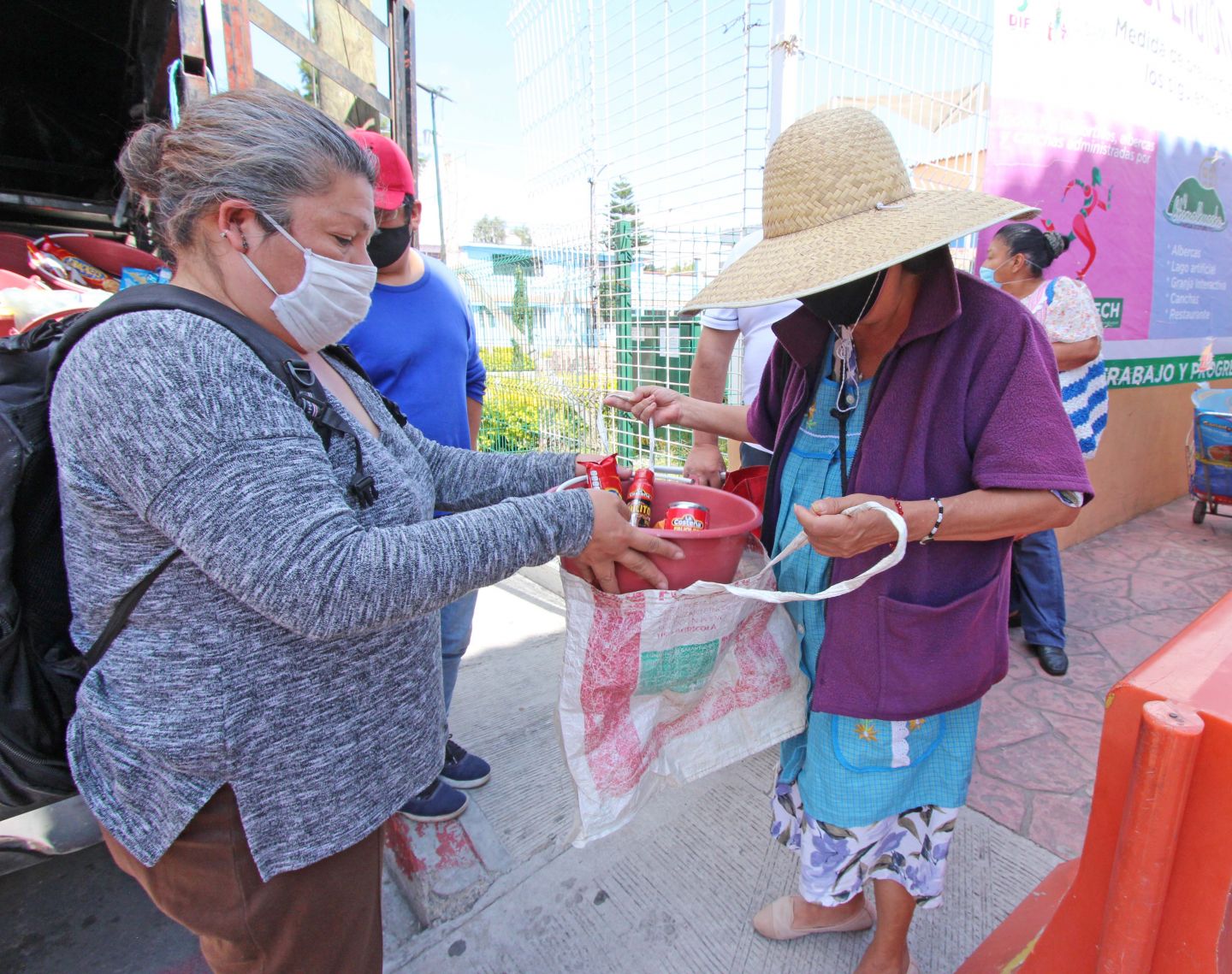 
#En Chimalhuacán el gobierno  otorga alimentos a bajo costo a grupos vulnerables