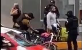 Destituyen a policía que "sembró" droga a motociclista en Veracruz
