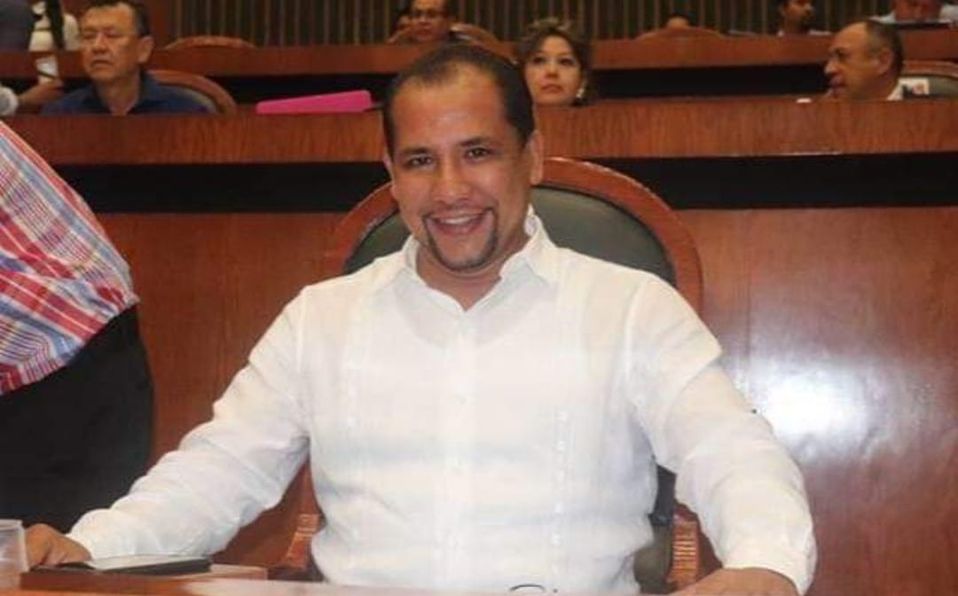 Reportan grave a diputado de Congreso de Guerrero contagiado de covid-19
