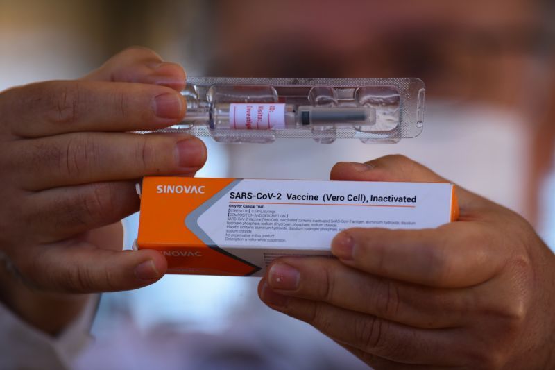 La carrera por una vacuna se acelera con Latinoamérica en el centro de la pandemia
