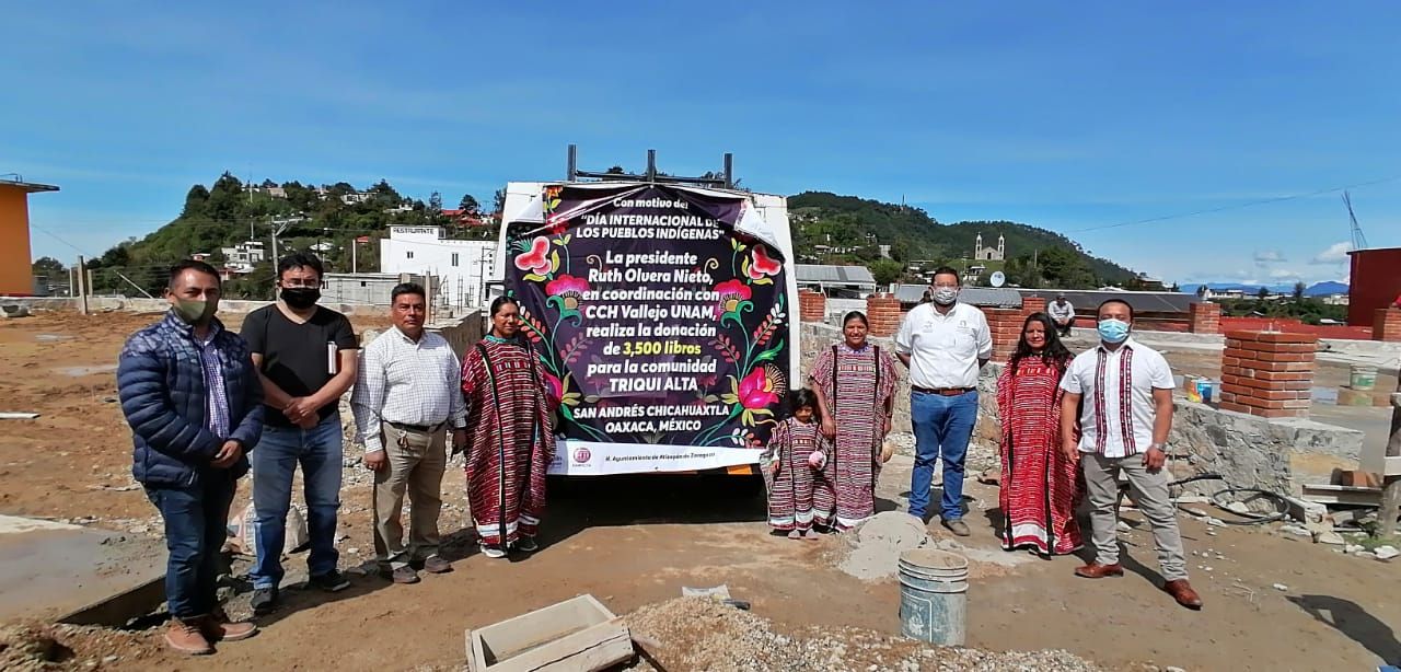 #El gobierno de Atizapan dono  3 MIL 500 Libros a comunidad indígena de Oaxaca
