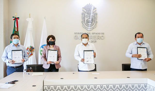Capacitará la UAGro a docentes para la paz: firman convenio OEA, Héctor Astudillo y Javier Saldaña