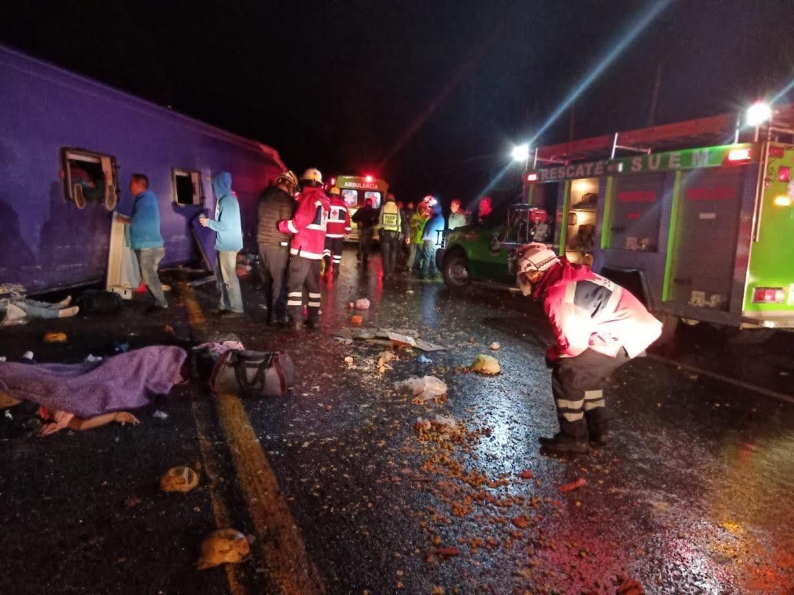 Reportan 24 lesionados y 13 fallecidos por fuerte voladura en la México-Toluca: la circulación continúa cerrada 