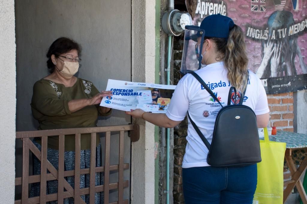 Integrantes de ’La Jerga’ promueven uso de cubreboca entre la población 