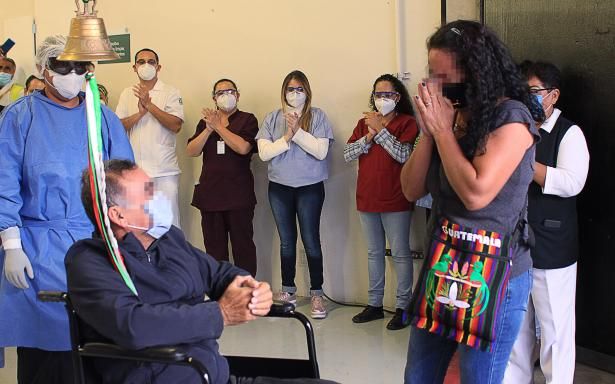 Ciudadano guatemalteco vence a la COVID-19 en Hospital Temporal Autódromo Hermanos Rodríguez del IMSS