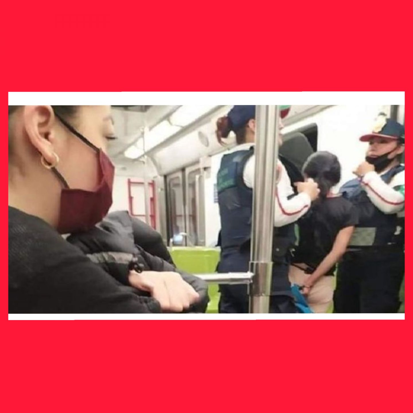 Policías de la SS detienen a niña por vender dentro del metro de la Cdmx 