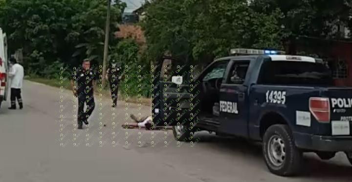 Dos muertos y dos heridos deja atentado y posterior enfrentamiento con policías, en Iguala