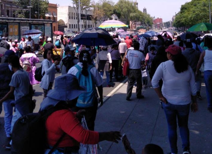Ambulantes se apoderan de la
 cabecera de Los Reyes La Paz