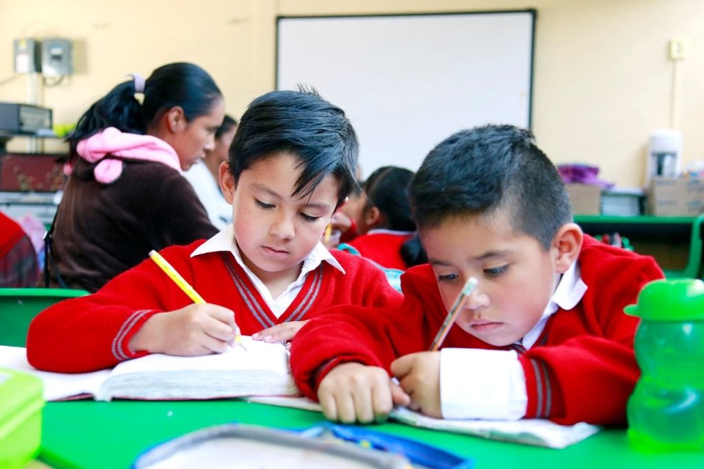 El gobierno del Estado de México otorgará becas para el ciclo escolar 2020-2021