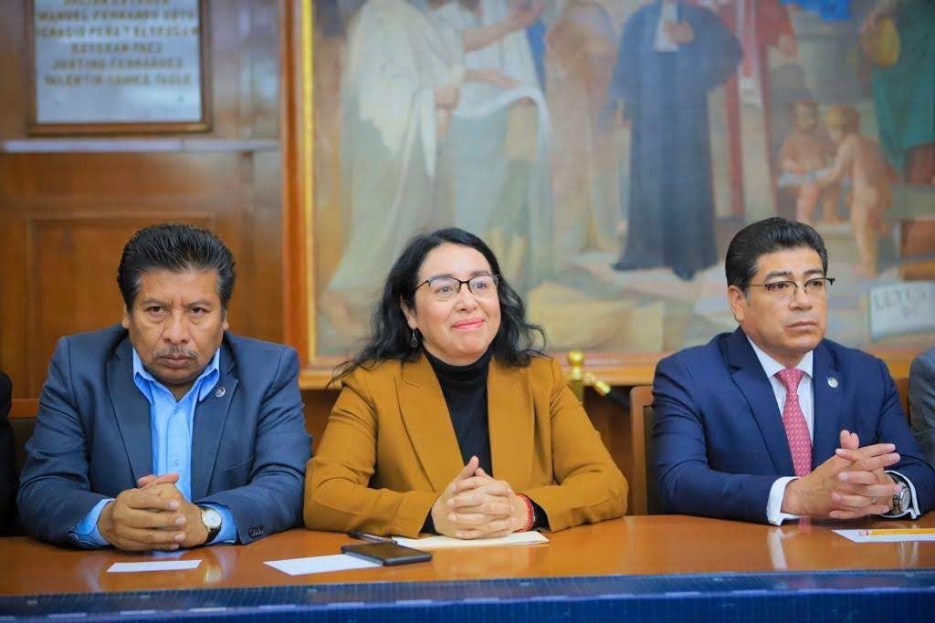 Reunion de los diputados Azucena Cisneros con Colectivo de Periodistas y analizar  la Ley de Proteccion a Periodistas del Edomex