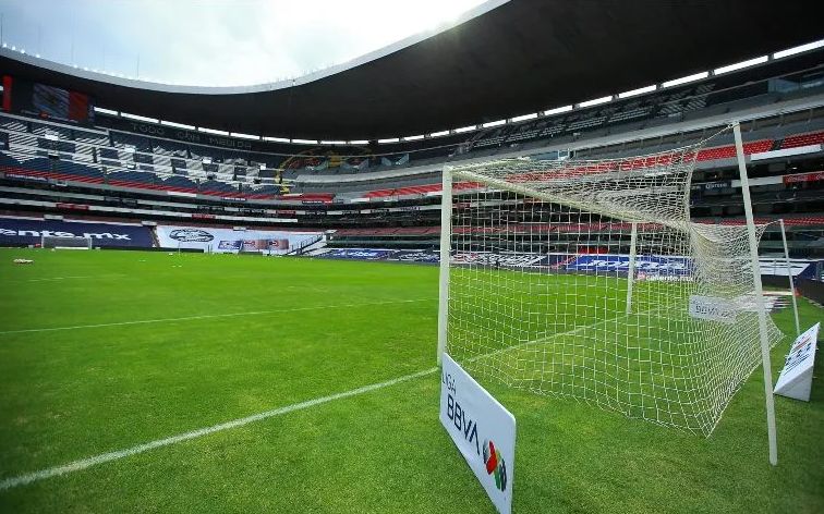 Césped del Estadio Azteca genera alarma