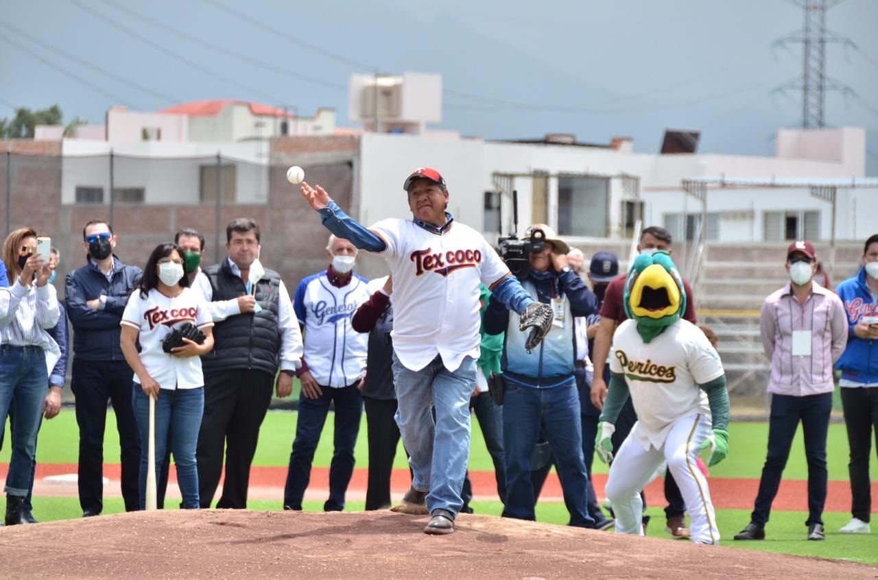 Apegado a protocolo de distanciamiento social realizan 1er torneo patrio de béisbol Texcoco 2020