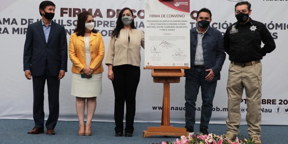 Firma alcaldesa de Naucalpan convenio con Price Shoes para apoyar a mujeres