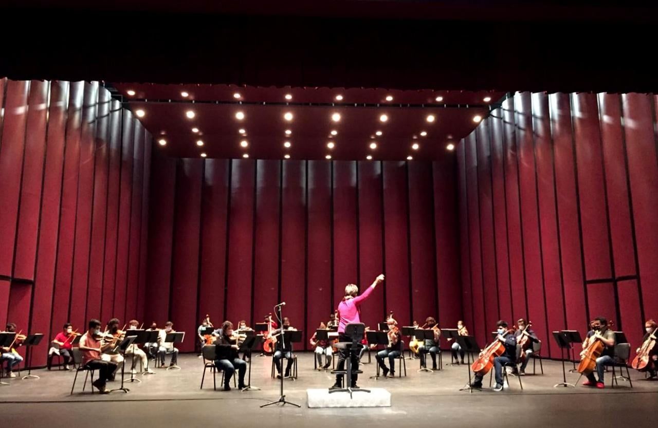 Dedica Orquesta Filarmónica Mexiquense primer concierto de sexta temporada a personal médico