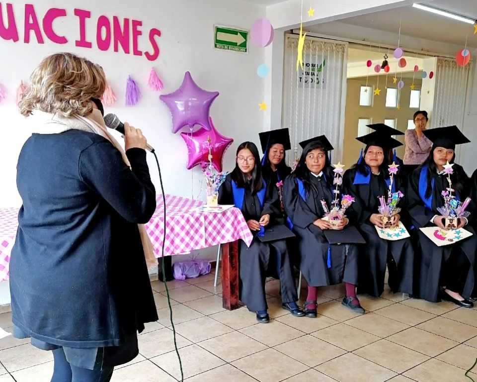 El GEM y Casa Alegría apoya a mujeres para culminar sus estudios de educación básica y media superior
