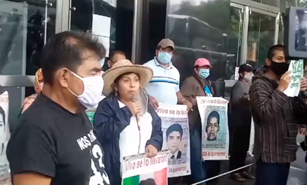 Sin lucha contra mentira histórica, caso Iguala estaría cerrado: padres 