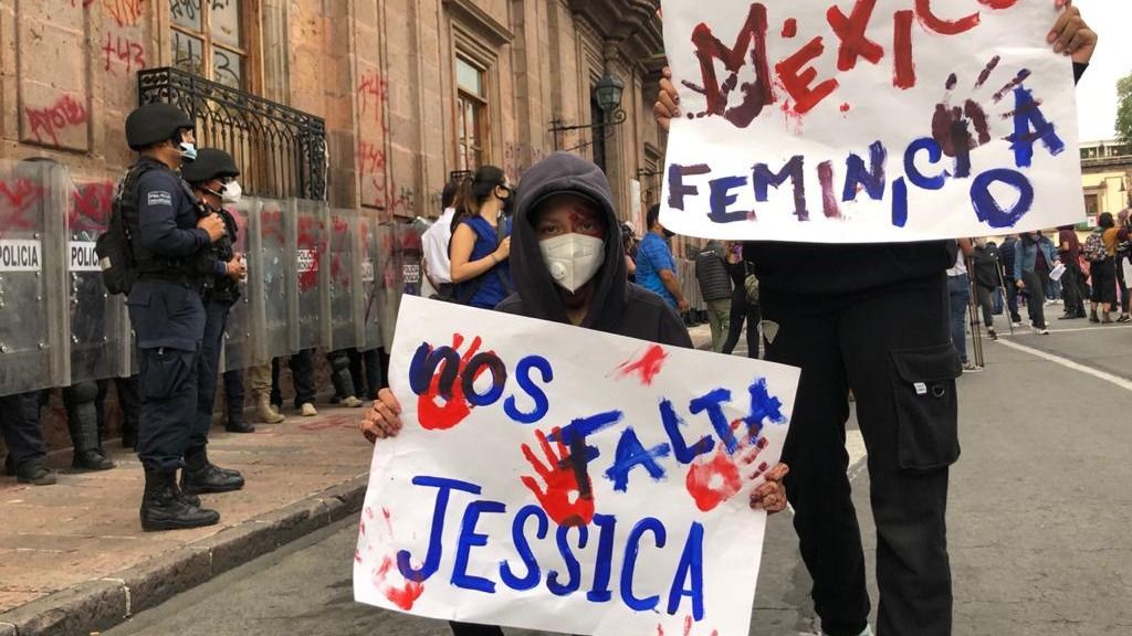 Colectivas marchan por feminicidio de Jessica González en Morelia
