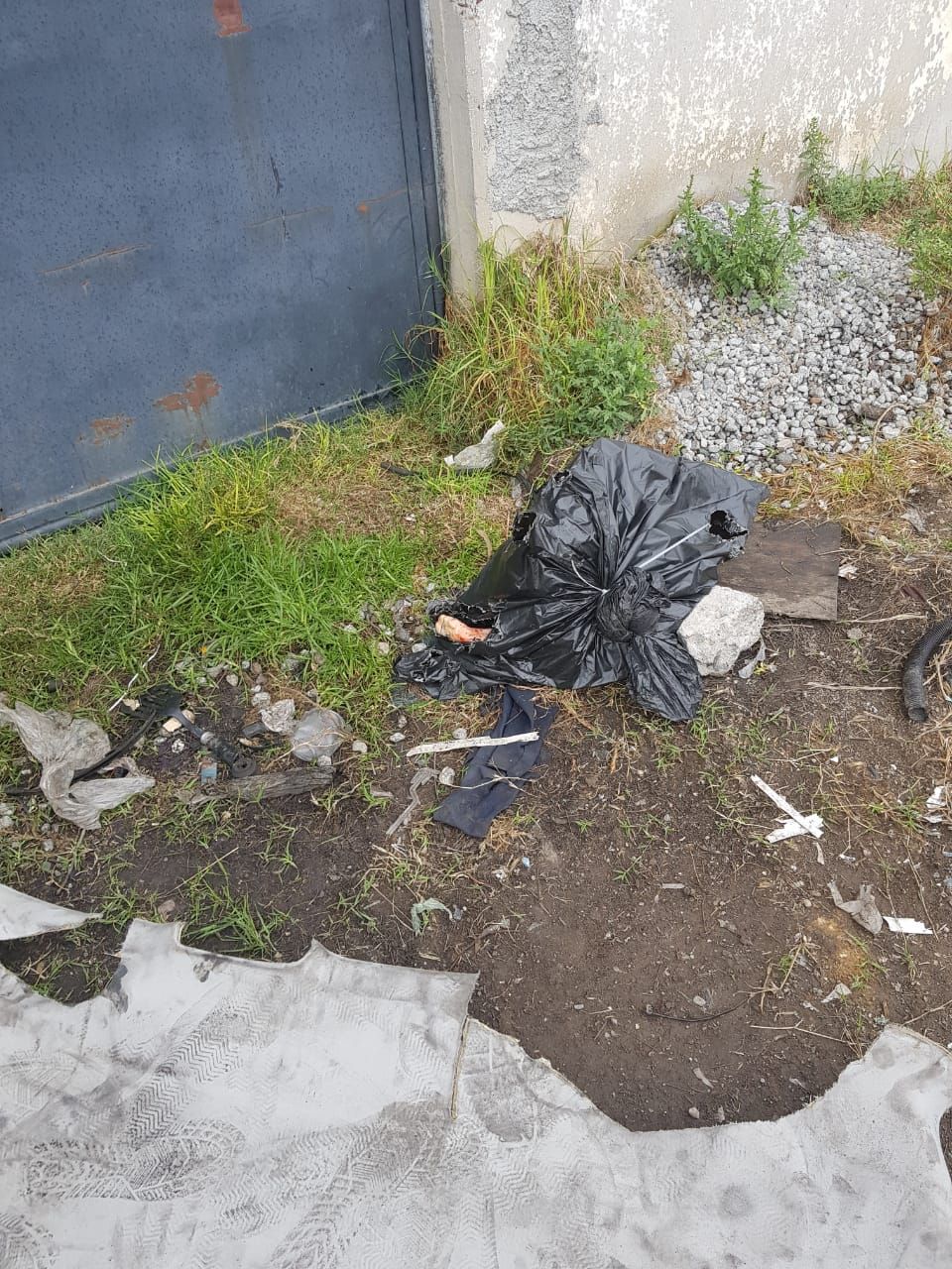 #En Tecámac encuentran dos bolsas con restos humanos 