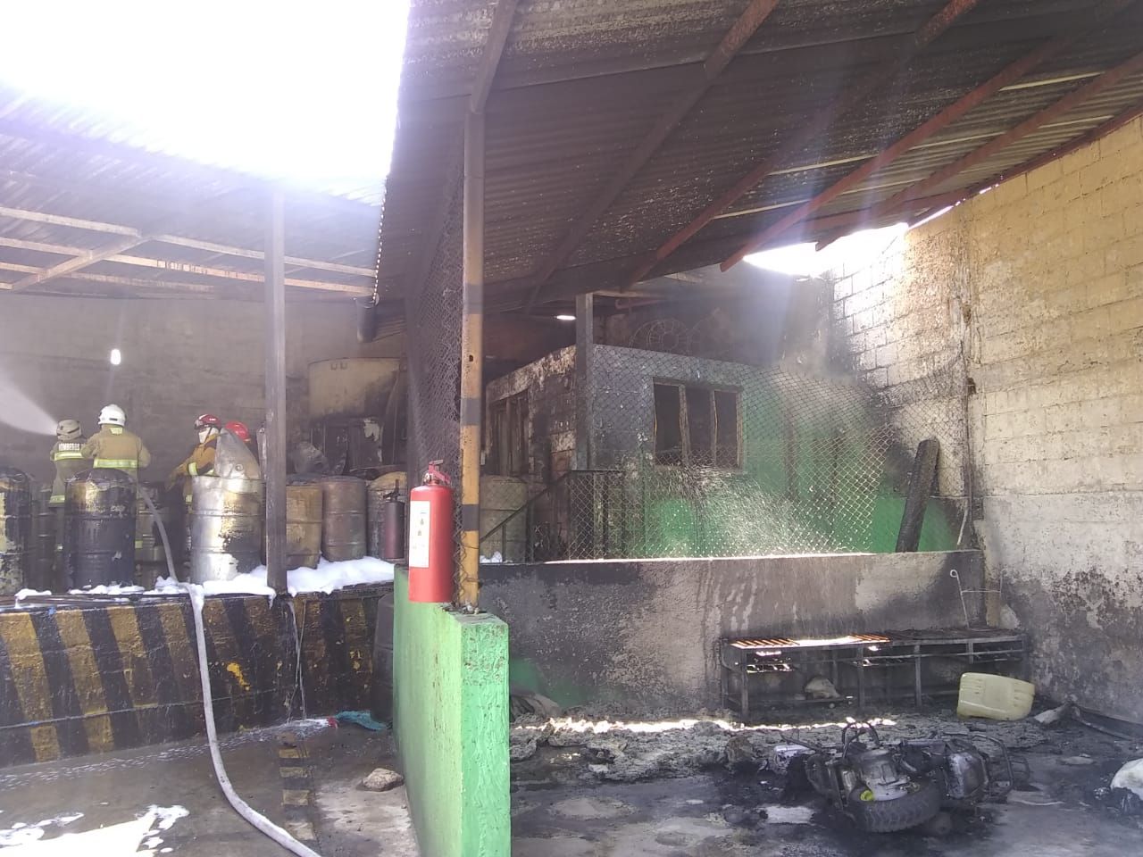 #Tragedia en Tianguistenco, murieron calcinados dos obreros en incendio en la empresa "Quimica Claus"