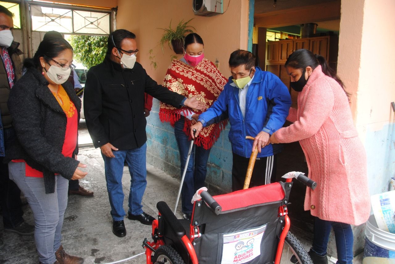 #El gobierno de Valle de Chalco Solidaridad y la CEDIPIEM, entregan aparatos ortopédicos a  adultos mayores