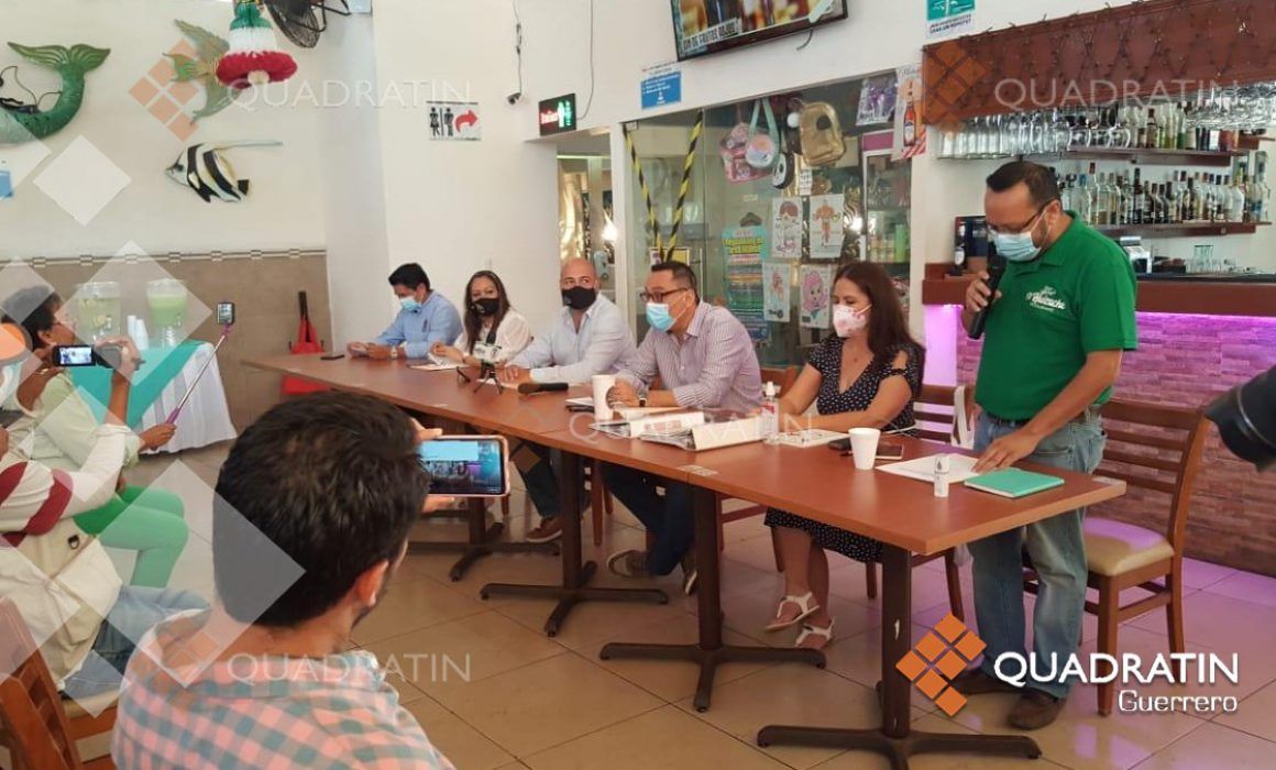 Denuncian restauranteros de Acapulco abusos en dispositivos por Covid 19 